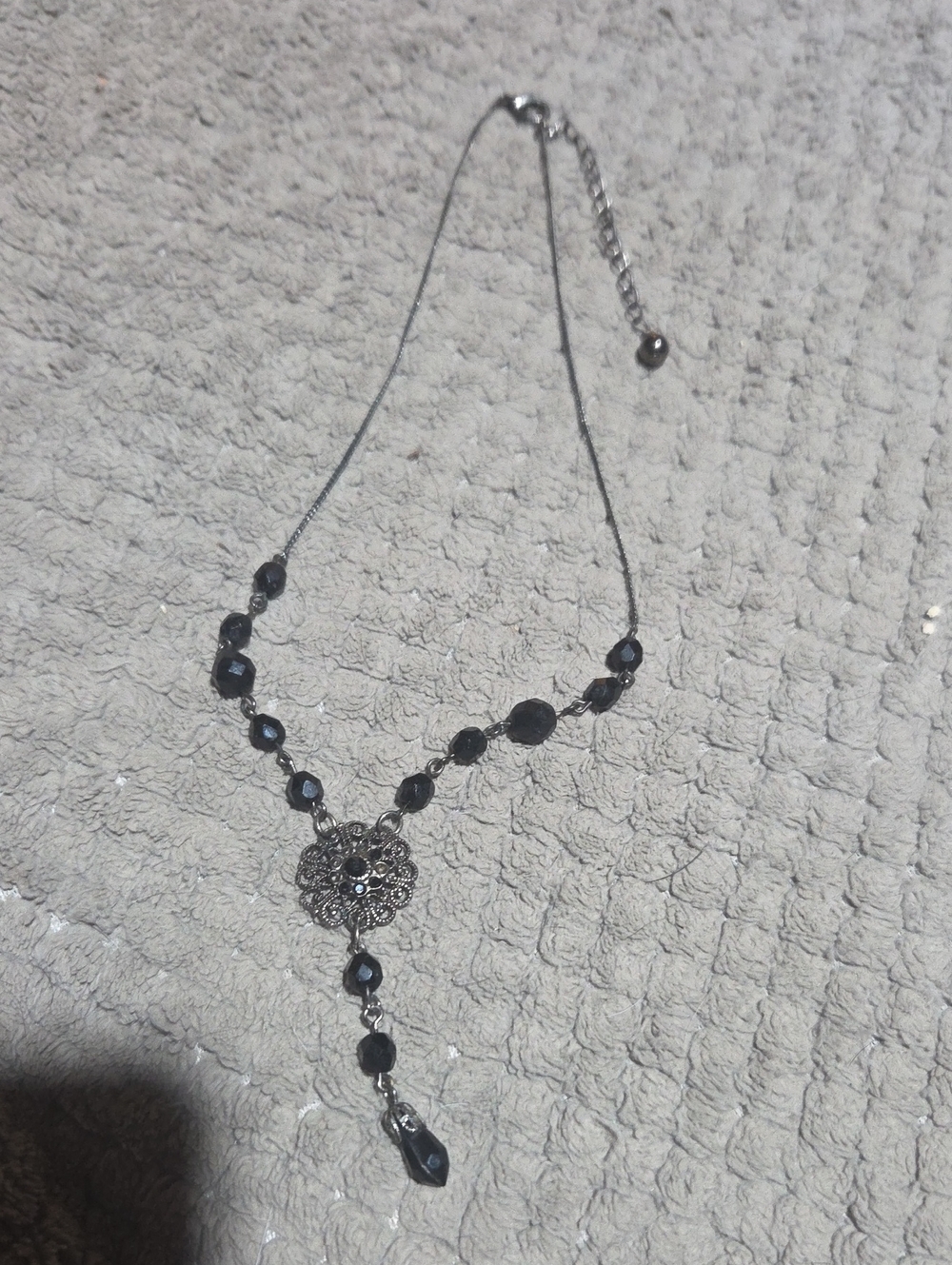 Delicate Black Beaded Y-Necklace with Filigree Pendant